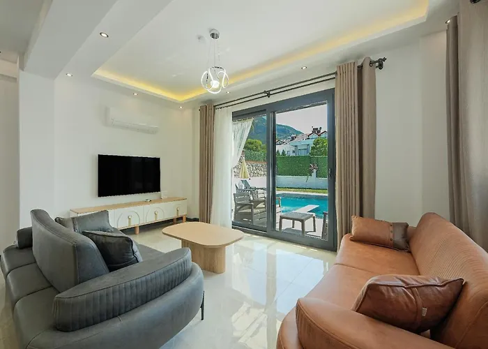 Villa Detached With Private Pool In Oeluedeniz, *