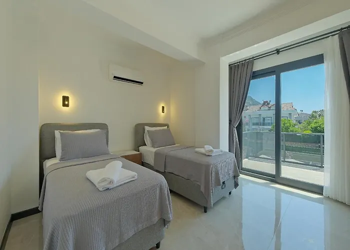 Detached With Private Pool In Oeluedeniz,