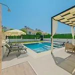 Detached With Private Pool In Oeluedeniz, Vila Fethiye