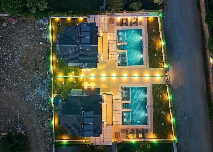 Detached With Private Pool In Oeluedeniz, فتحية