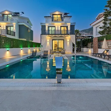 Detached With Private Pool In Oeluedeniz, Villa *