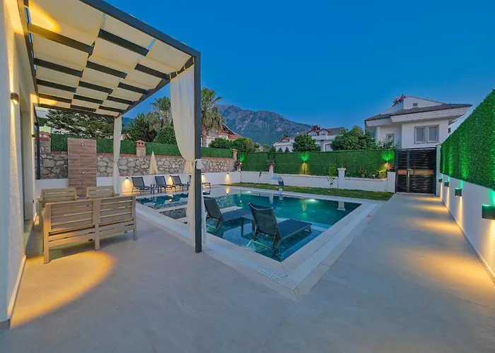 Villa Detached With Private Pool In Oeluedeniz, *