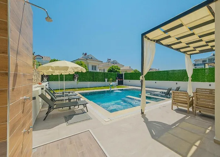Detached With Private Pool In Oeluedeniz, Villa Fethiye
