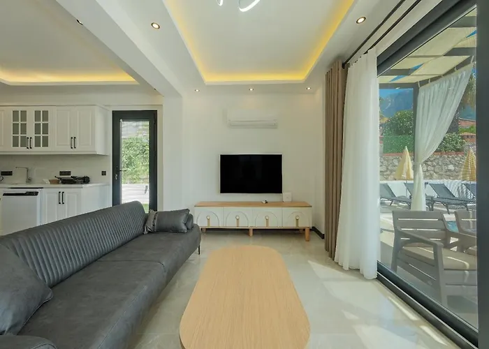Detached With Private Pool In Oeluedeniz, Villa Fethiye