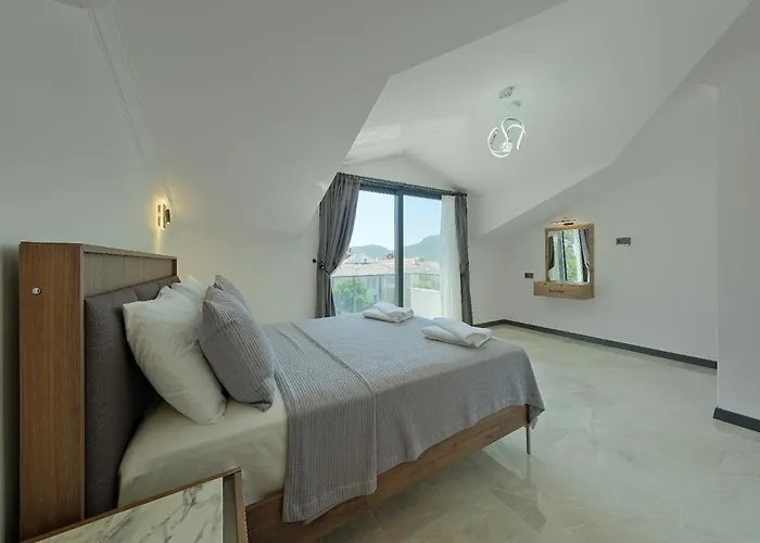 Detached With Private Pool In Oeluedeniz, Villa Fethiye